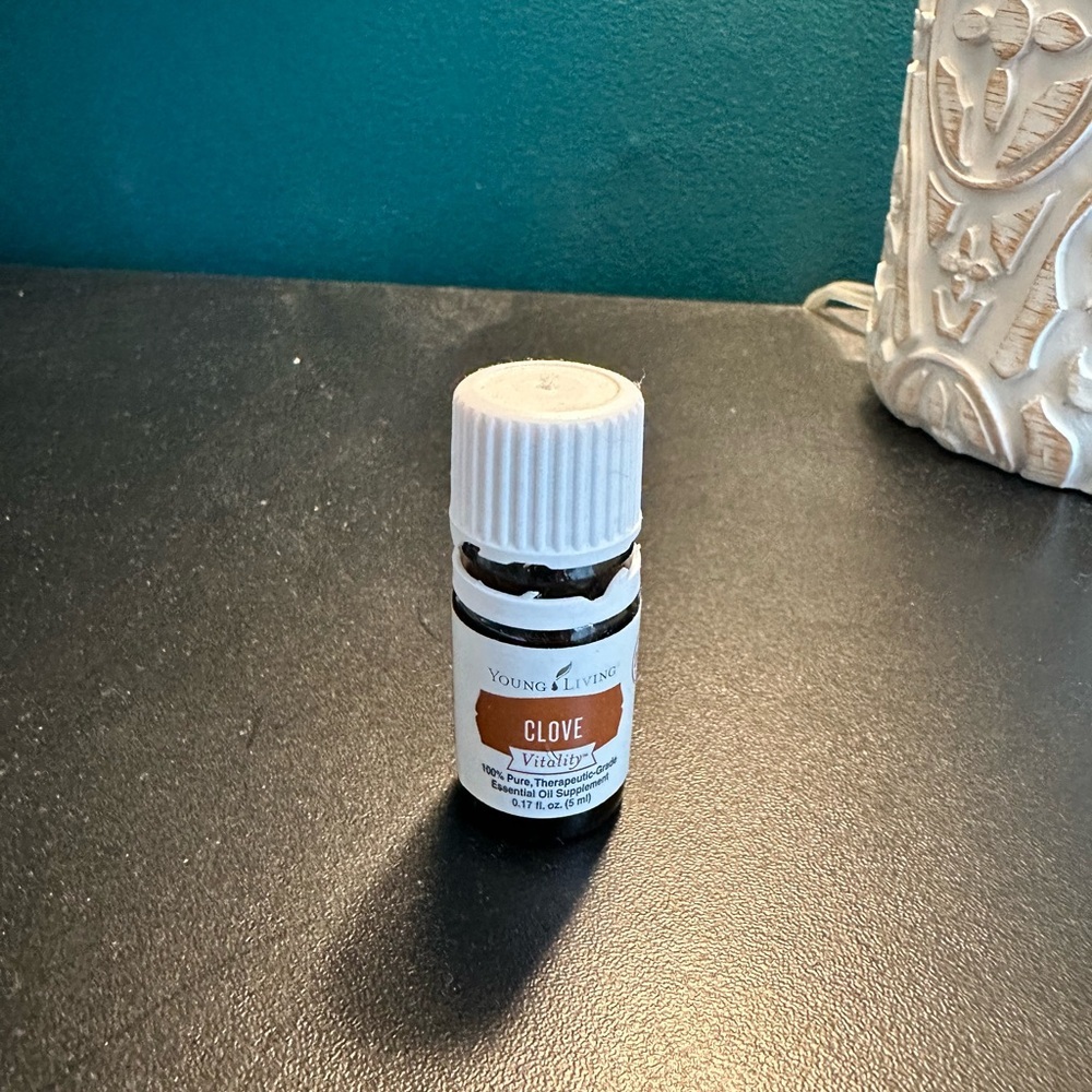 Young Living clove​
